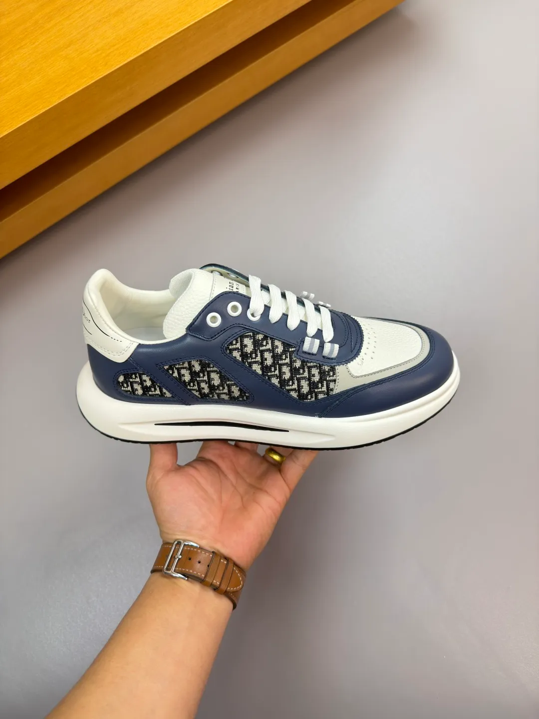 [Dior] Dior P780 men's shoes💰 - High-end quality original order·Casual sports shoes - Upper: 🔝Nappa calfskin, perforated calfskin, brand totem canvas cloth, tongue. Heel. Silk-printed high-frequency brand logo - Inner: water-dyed cowhide, foot pad; brand canvas - Outsole: ultra-light TPU. Rubber foam; two-color molded outsole -Ultra-high quality control·Fine workmanship: outstanding (high-end·nobility·grade) -Size: 39-44 (38, 45, can be customized)·DR0181